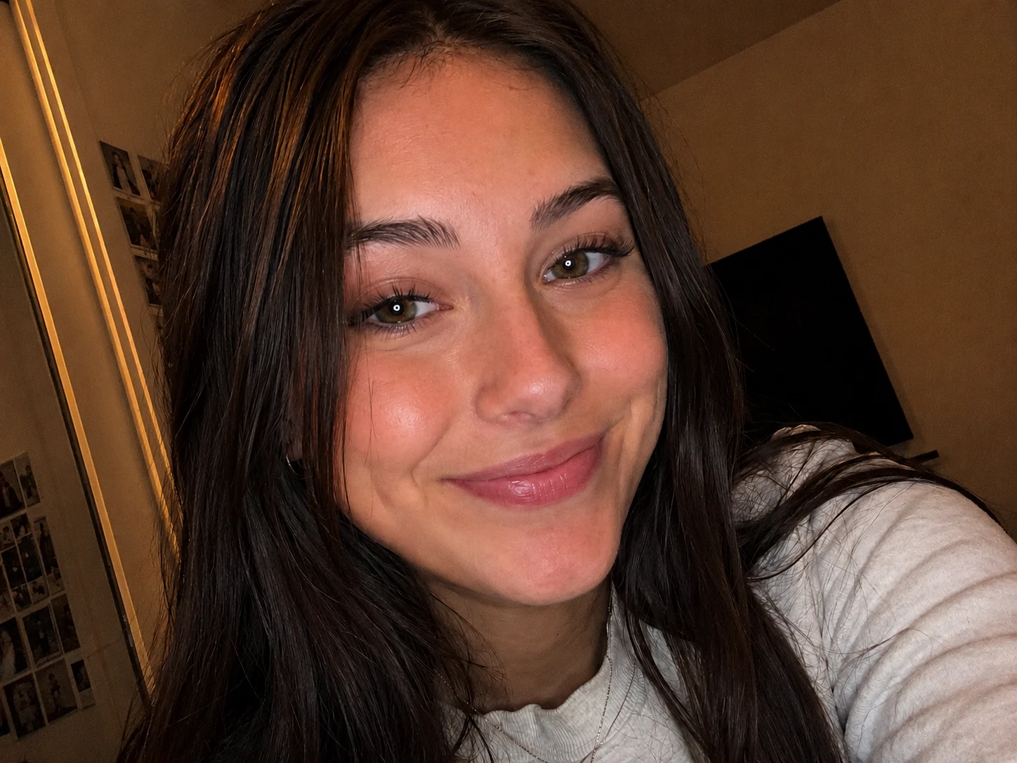 Clean selfie with decorative heart and star emoji stickers removed